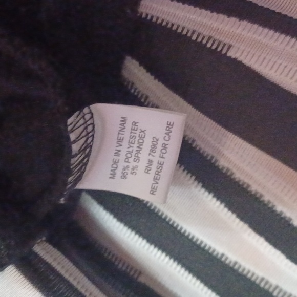 Erin London Pink and Black Zip-Up Top With Pockets - Picture 3 of 16